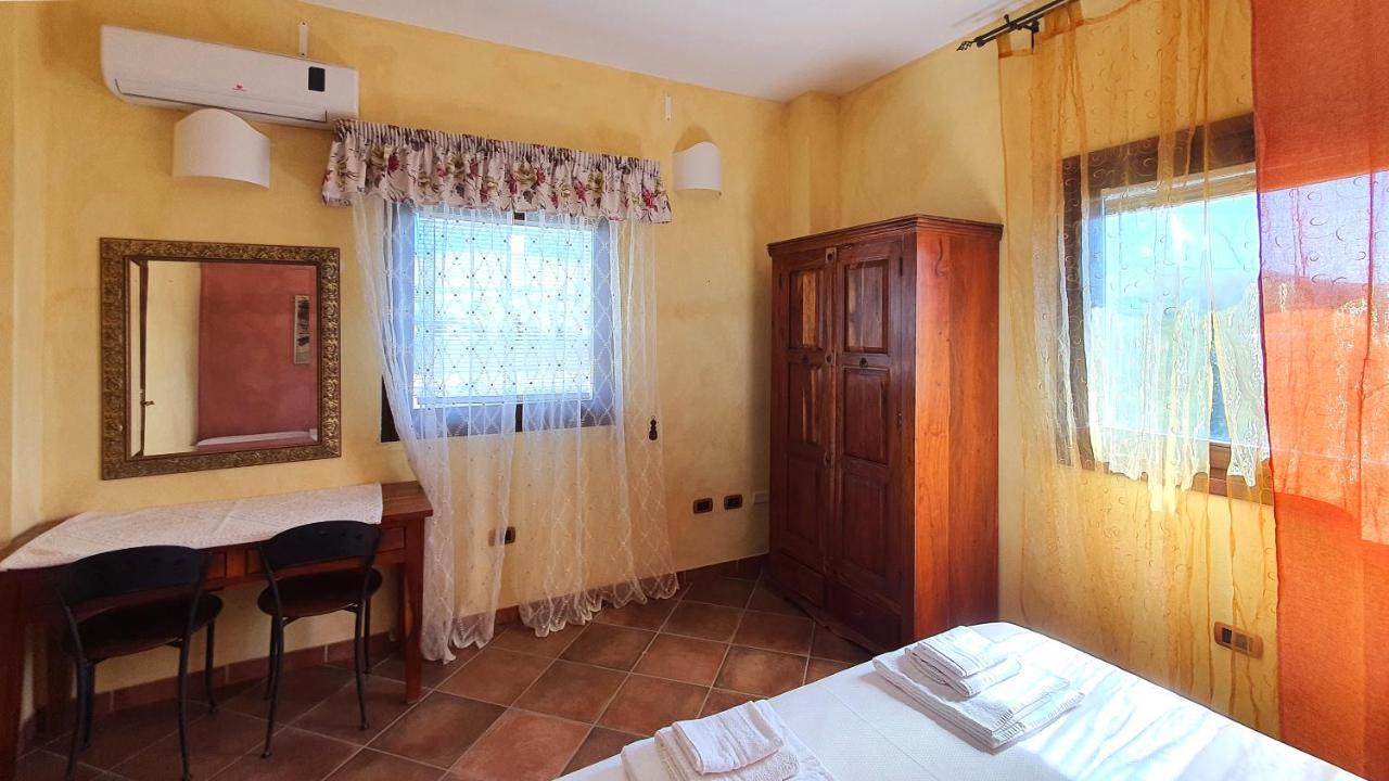 Casa Ginestra - Gonnesa Apartment Luaran gambar